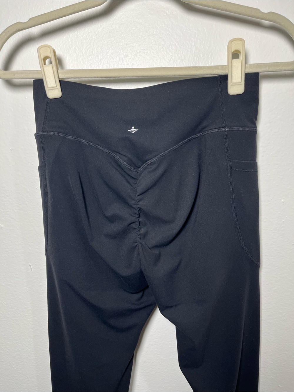 HALARA SIZE M- full length leggings with Scrunch Back and booty lift band